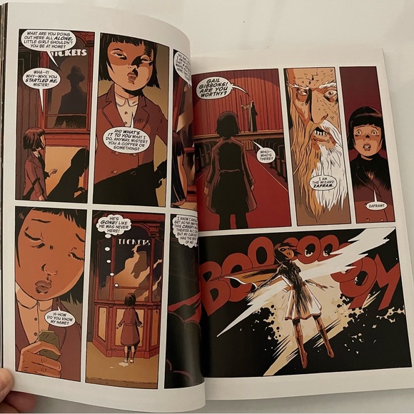 2 Dark Horse Comics - Black Hammer Series Books 1 & 2 - Picture 3 of 4